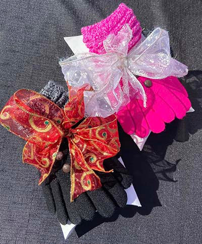 Knit Button Accent Gloves